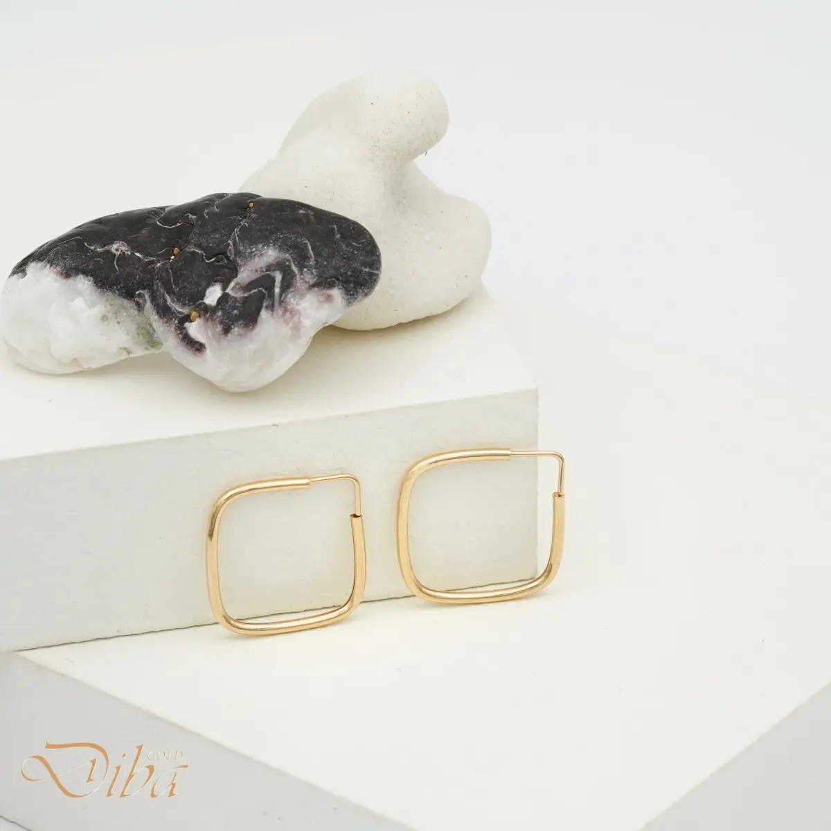 گوشواره طلا حلقه ای مربع